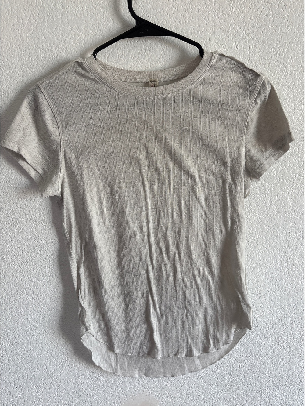 Short-Sleeve Shirt with Ribbed Pattern and Rounded Neckline